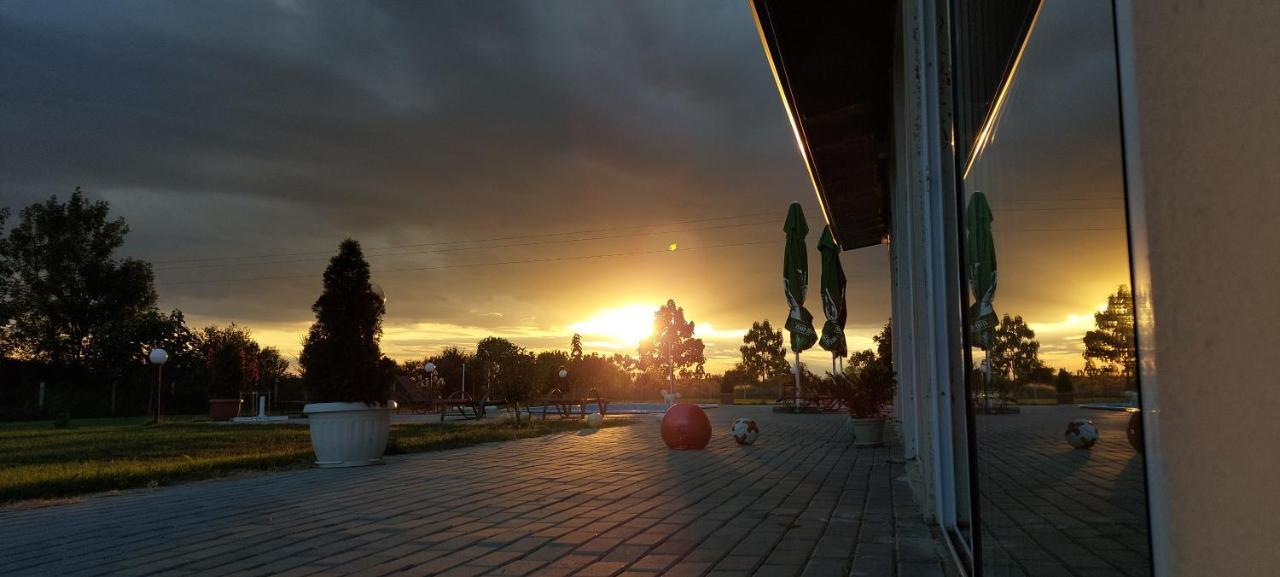 Hotel Sunrise Kalekovets Bagian luar foto